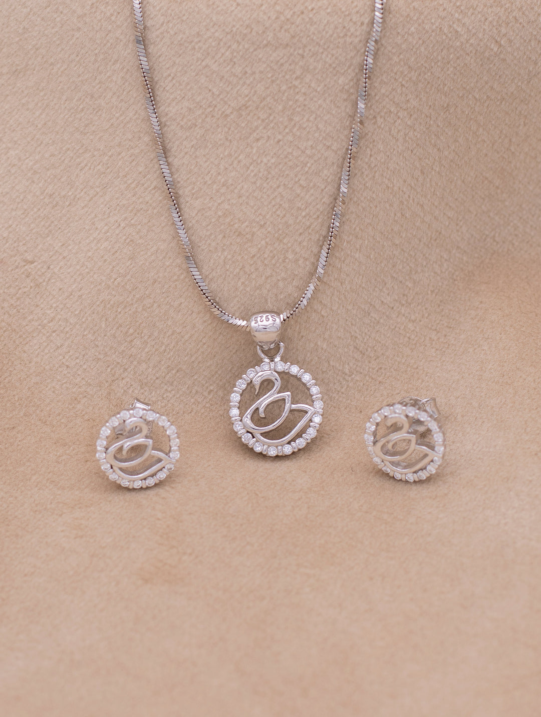 Swan Pendant Chain